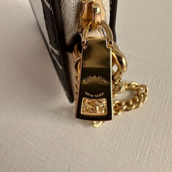 Coach Zip Card Case In Signature Canvas - Picture 12 of 14